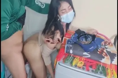 Chồng đang tắm rủ anh Grab vào nhà địt luôn