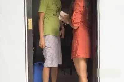 Dì tôi là máy bay săn trai trẻ