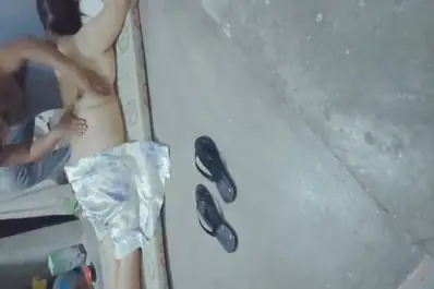 Pijat Dapur Berujung Sesi Panas, Tante Indo Tidak Bisa Menolak Tangan yang Semakin Berani